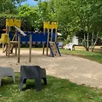 Mobil Pour 6 Personnes Avec Terrasse - Api-1-52-640 Parque de Campismo Limeuil