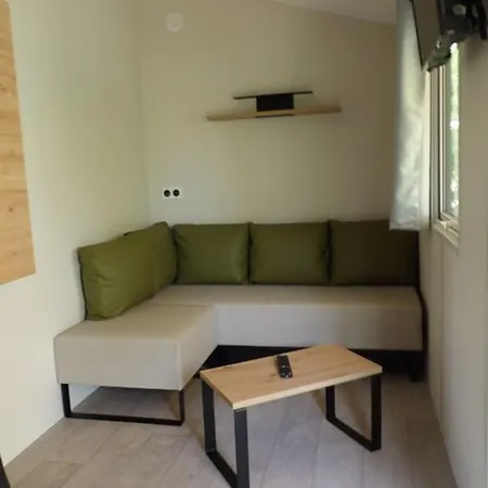 Mobil Pour 6 Personnes Avec Terrasse - Api-1-52-640 Campingplads