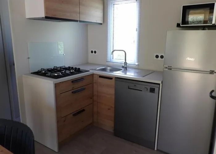 Mobil Pour 6 Personnes Avec Terrasse - Api-1-52-640 Kemping