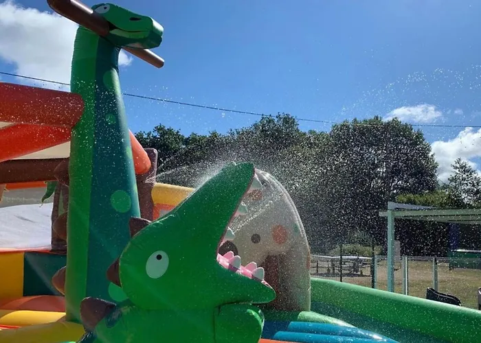 Kemping Mobil Pour 6 Personnes Avec Terrasse - Api-1-52-640